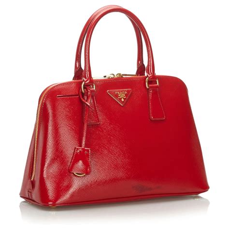 sac prada rouge cuir|sac de Prada.